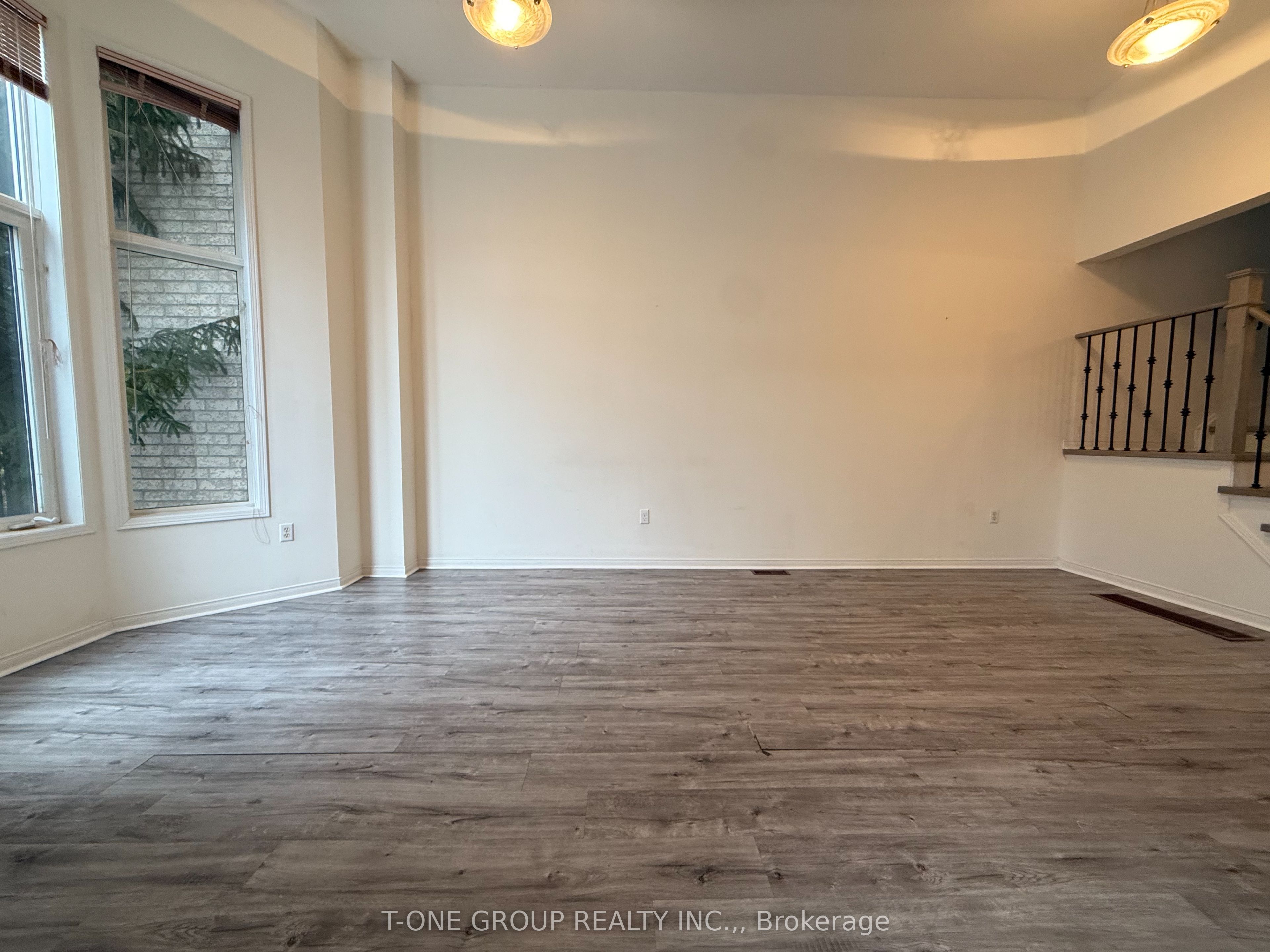 90 Bridlepath Street