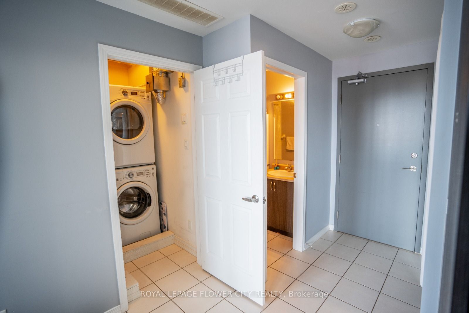 54 Sky Harbour Drive 306