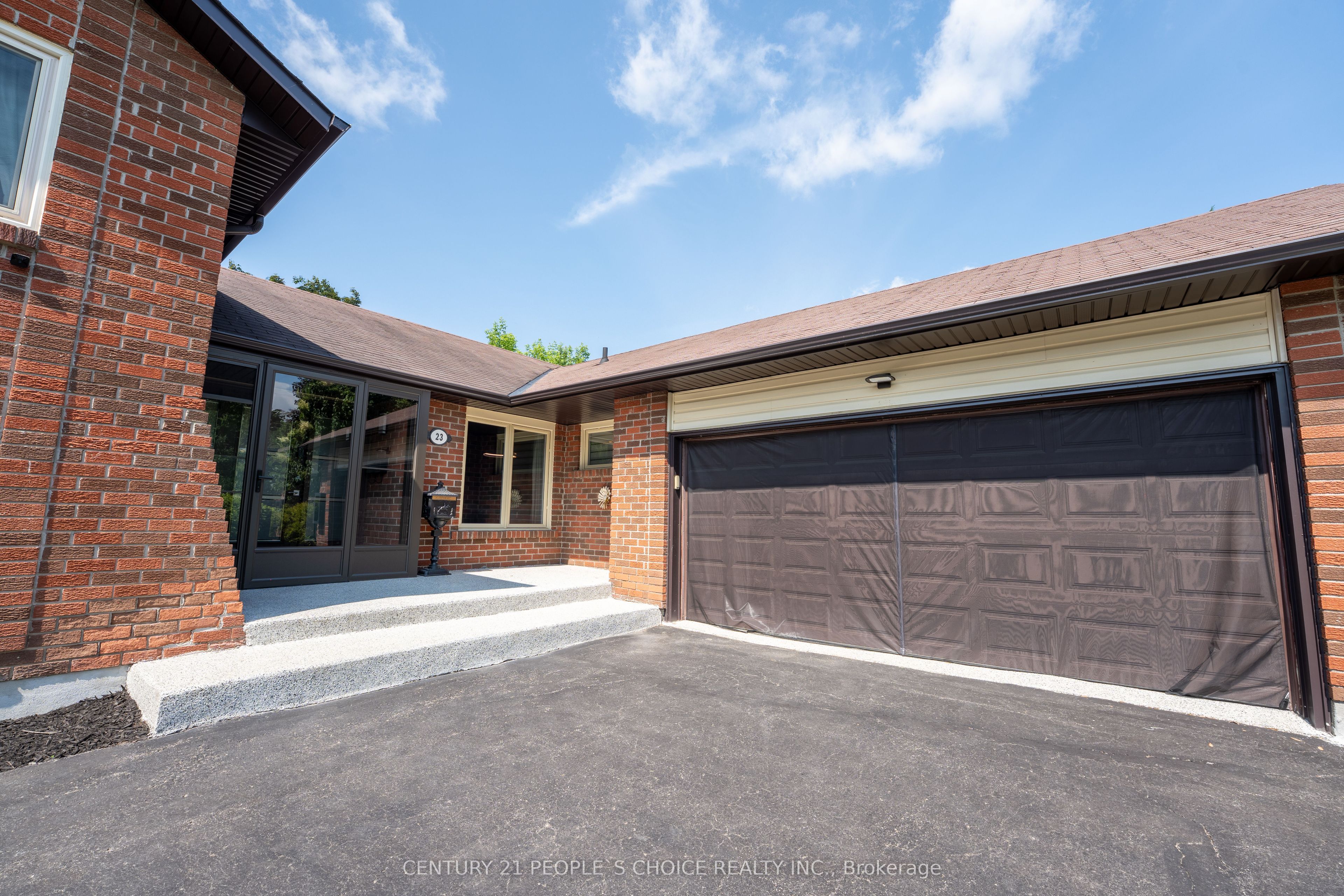23 Wadsworth Circle
