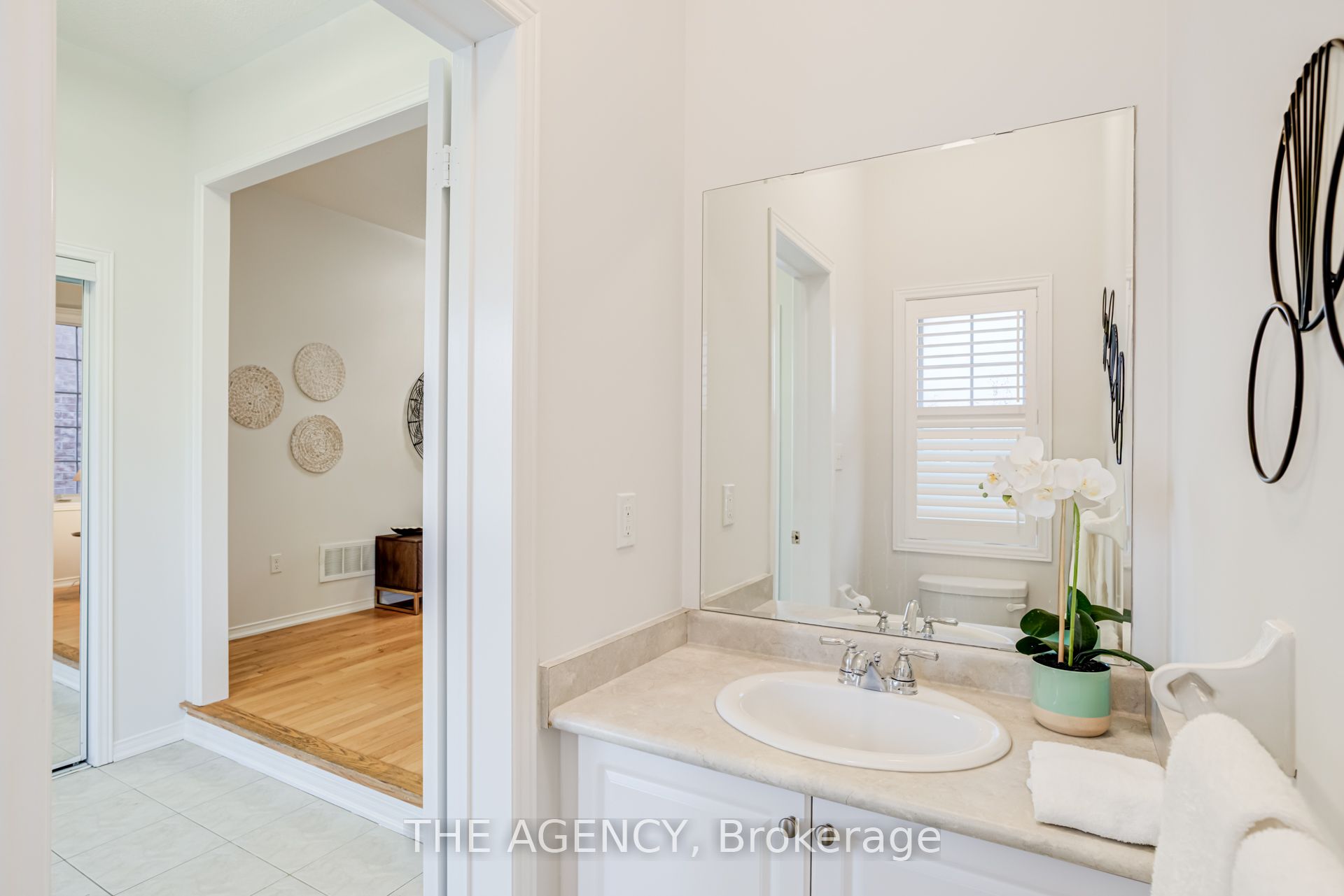 6 Levellands Crescent