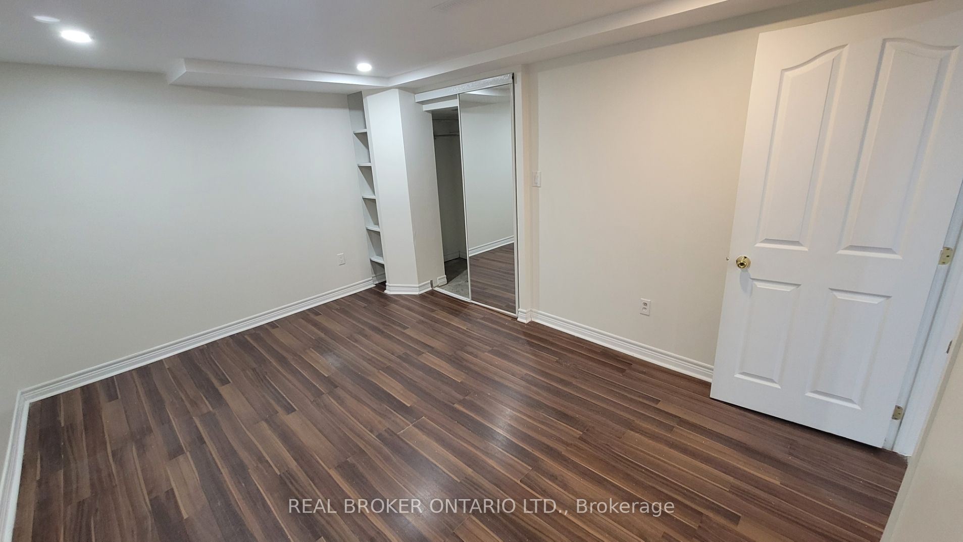 3298 Cambourne Crescent Bsmt