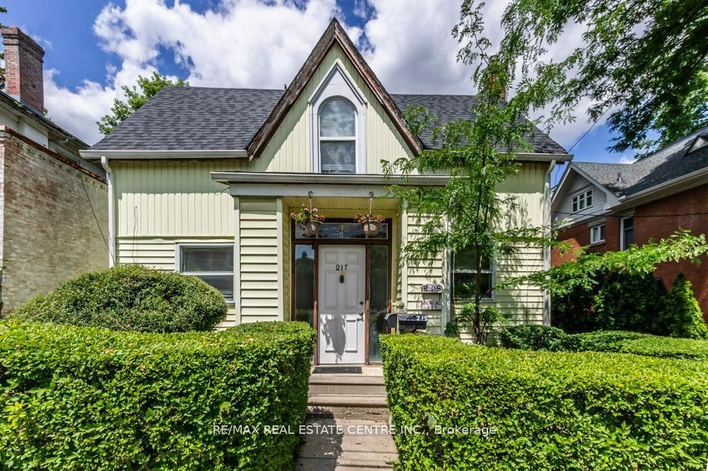 215-217 Queen Street