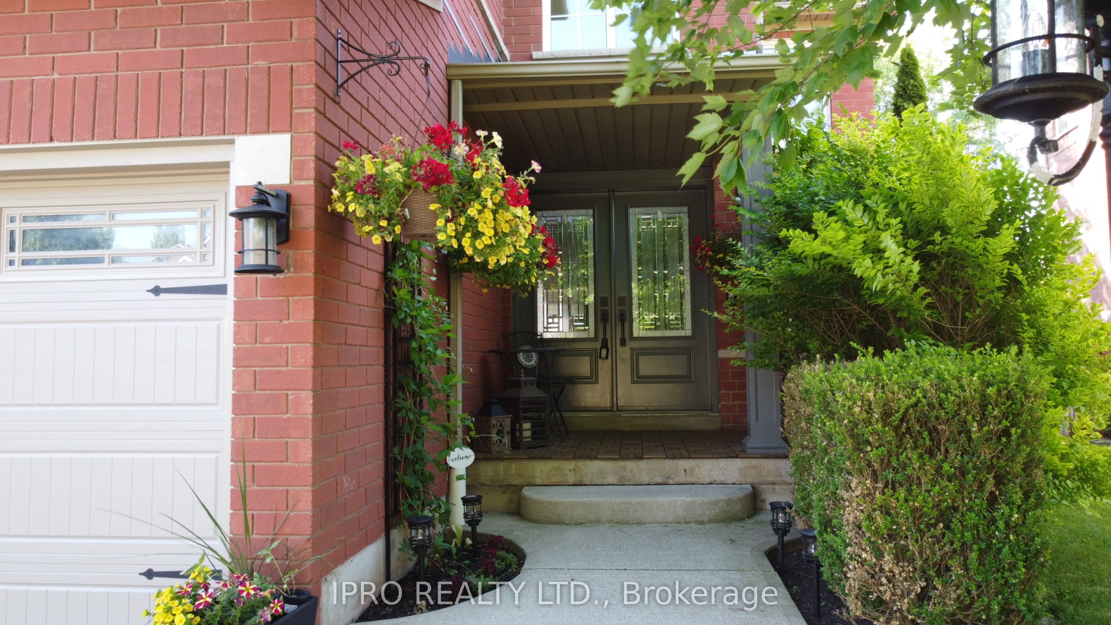 10 Berton Boulevard