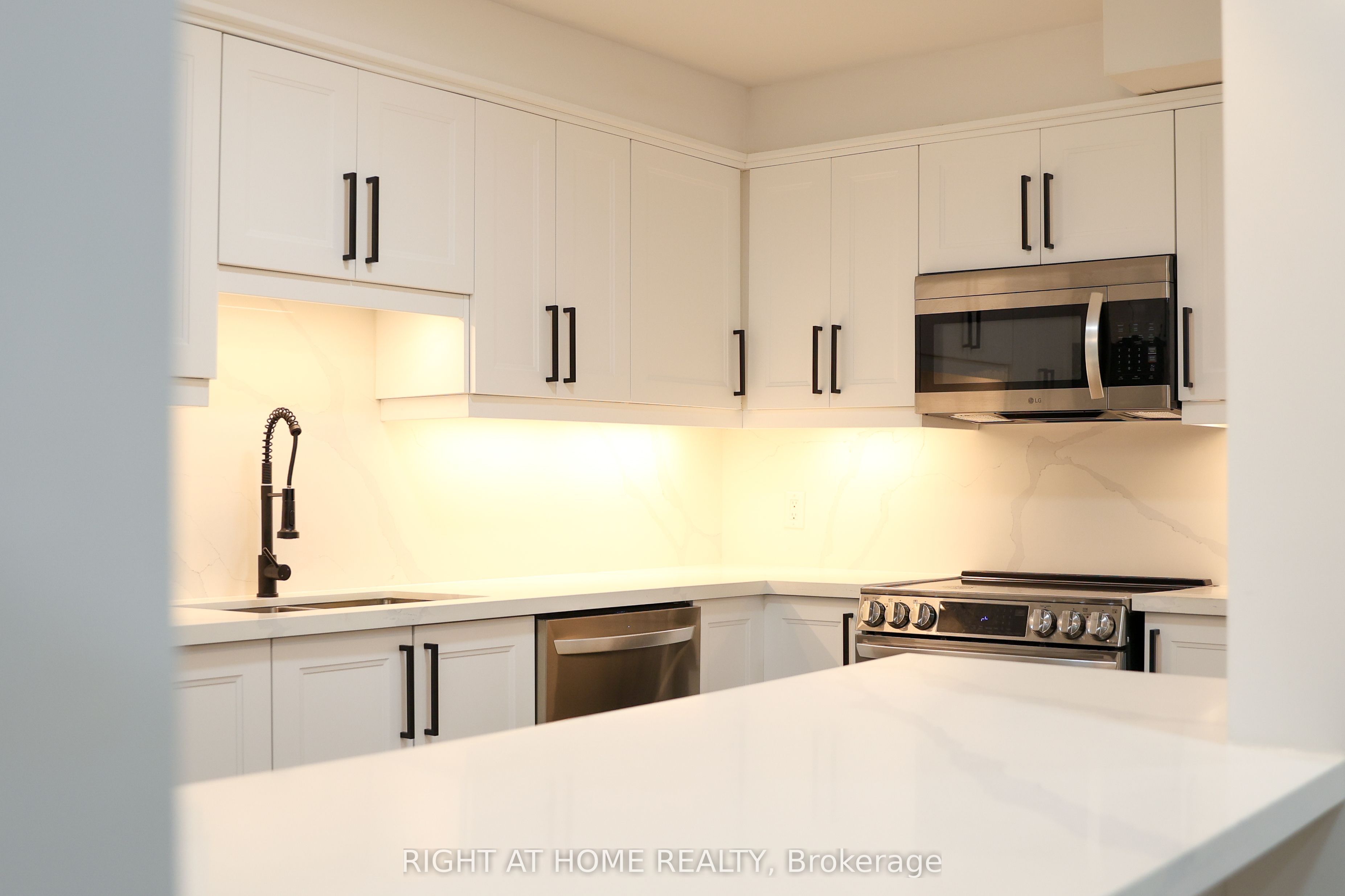 3360 The Credit Woodlands N/A 10