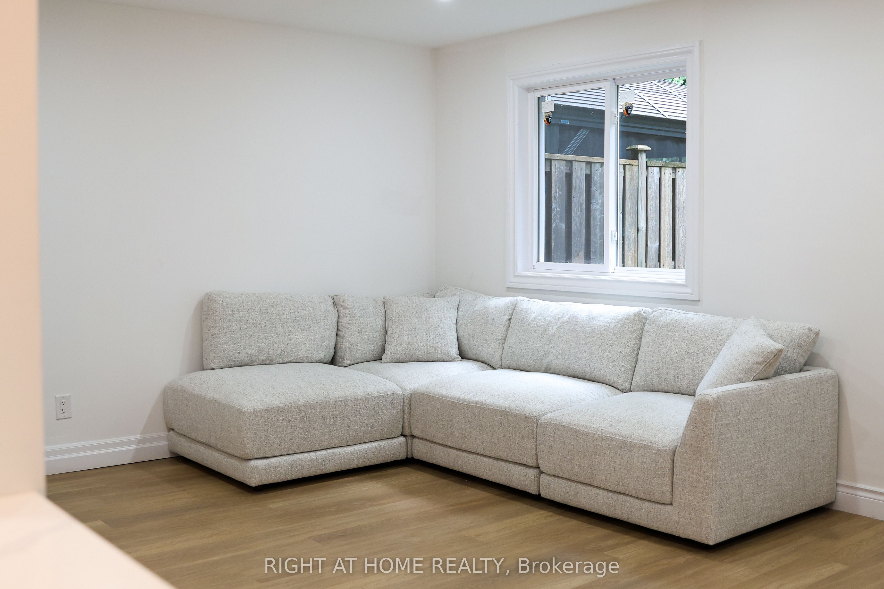 3360 The Credit Woodlands N/A 10