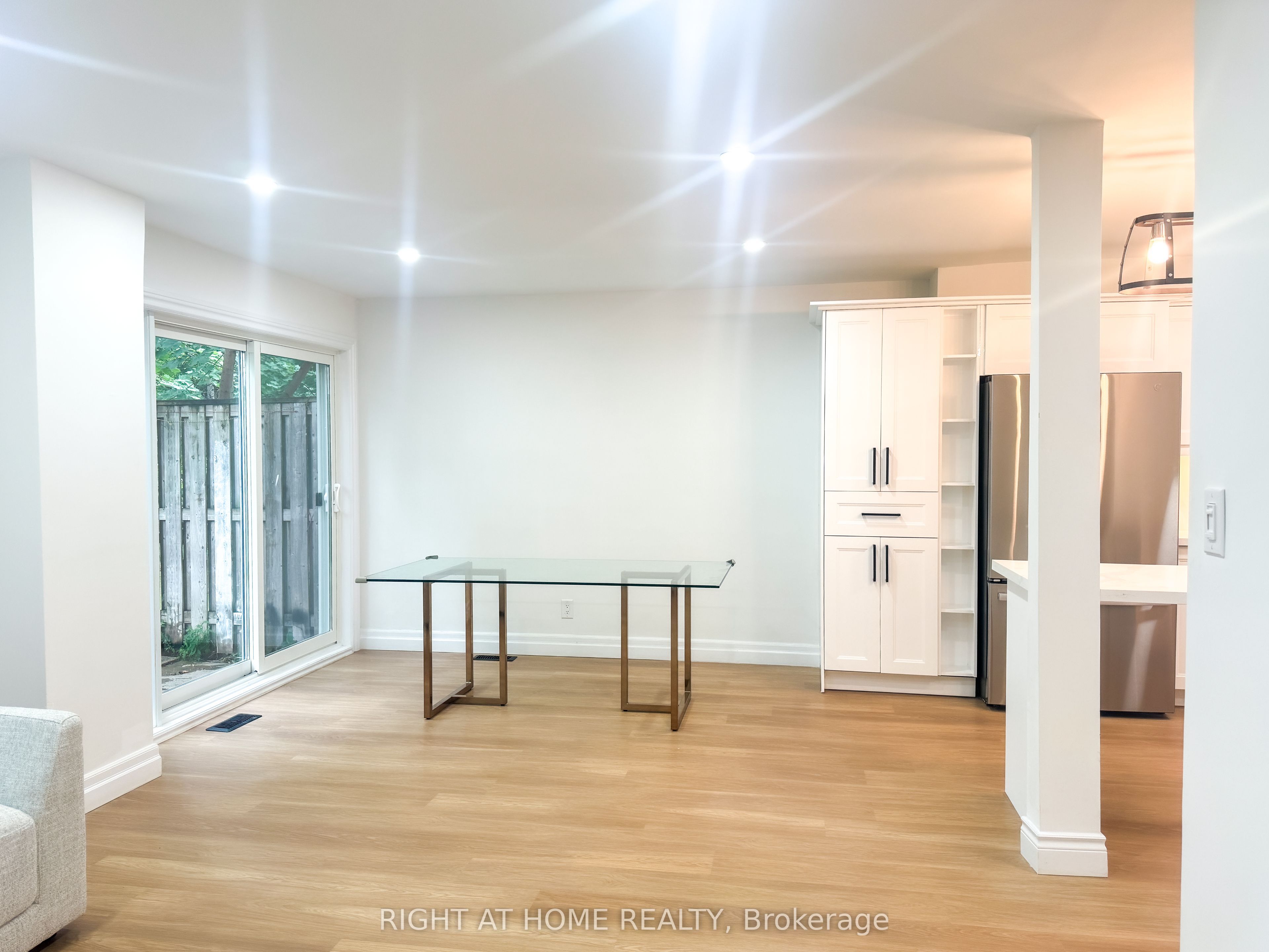 3360 The Credit Woodlands N/A 10