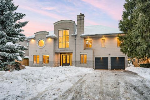 72 Lord Seaton Road Toronto ON M2P 1K5