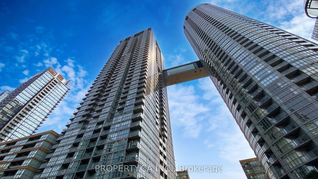 Photo of 15 Iceboat Terrace #2816, Toronto, ON M5V 4A5 (MLS # C12454540)