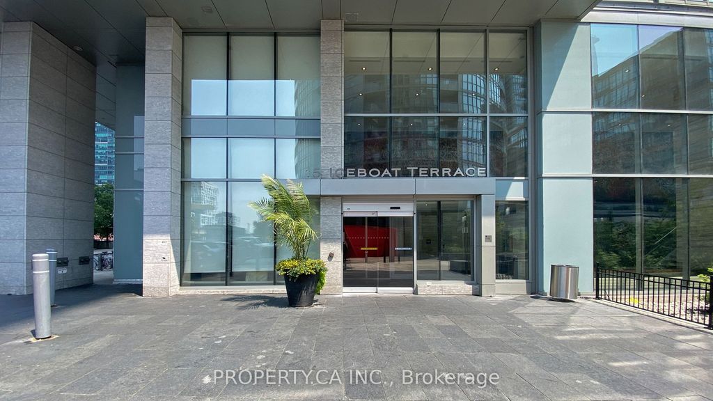 Photo of 15 Iceboat Terrace #2816, Toronto, ON M5V 4A5 (MLS # C12454540)