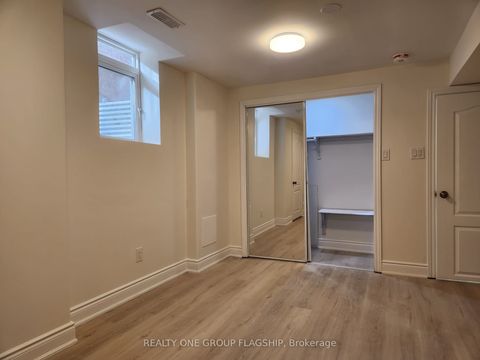 3 cedarvalley Boulevard Brampton ON L7A 1N7