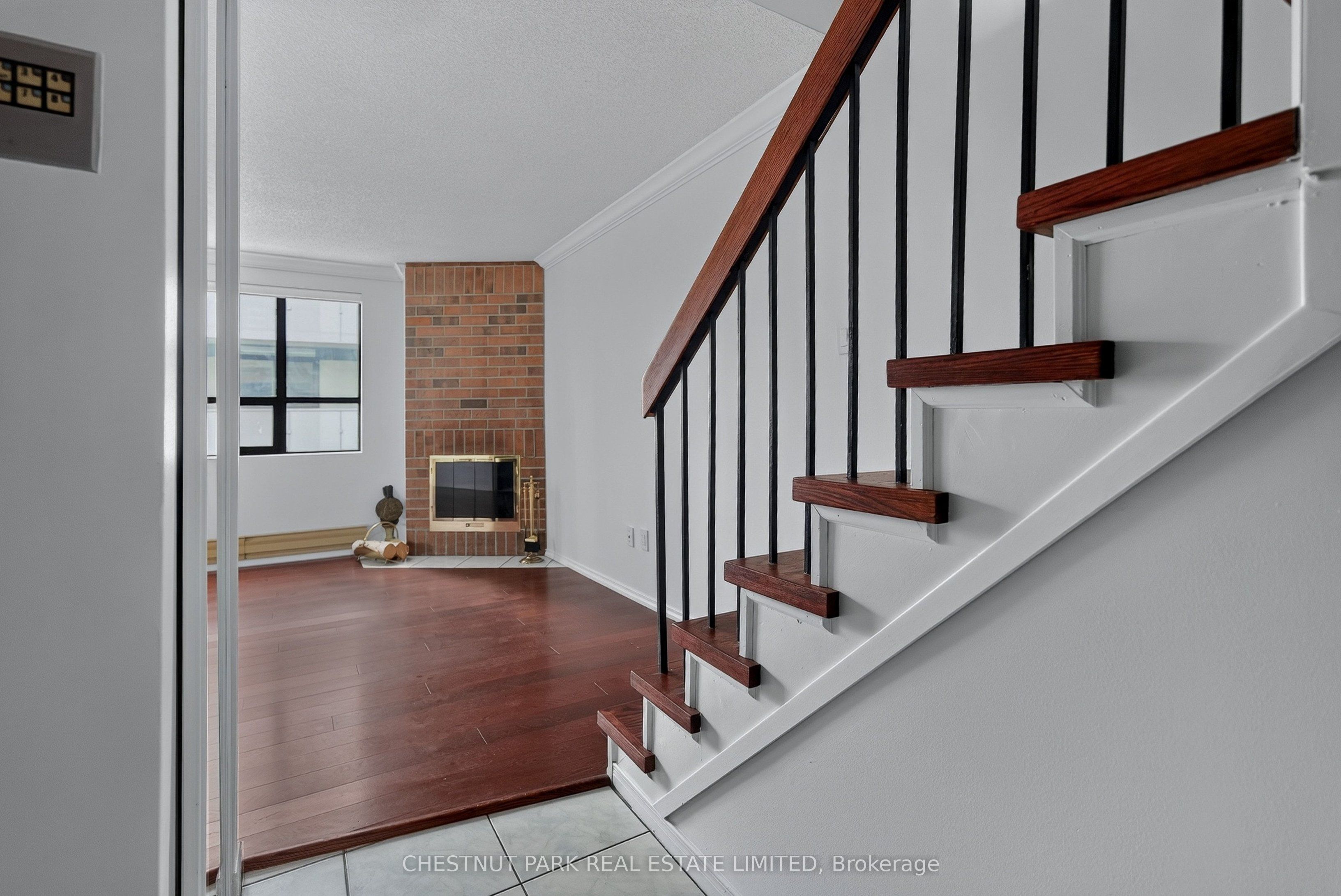 19 Dundonald Street 604