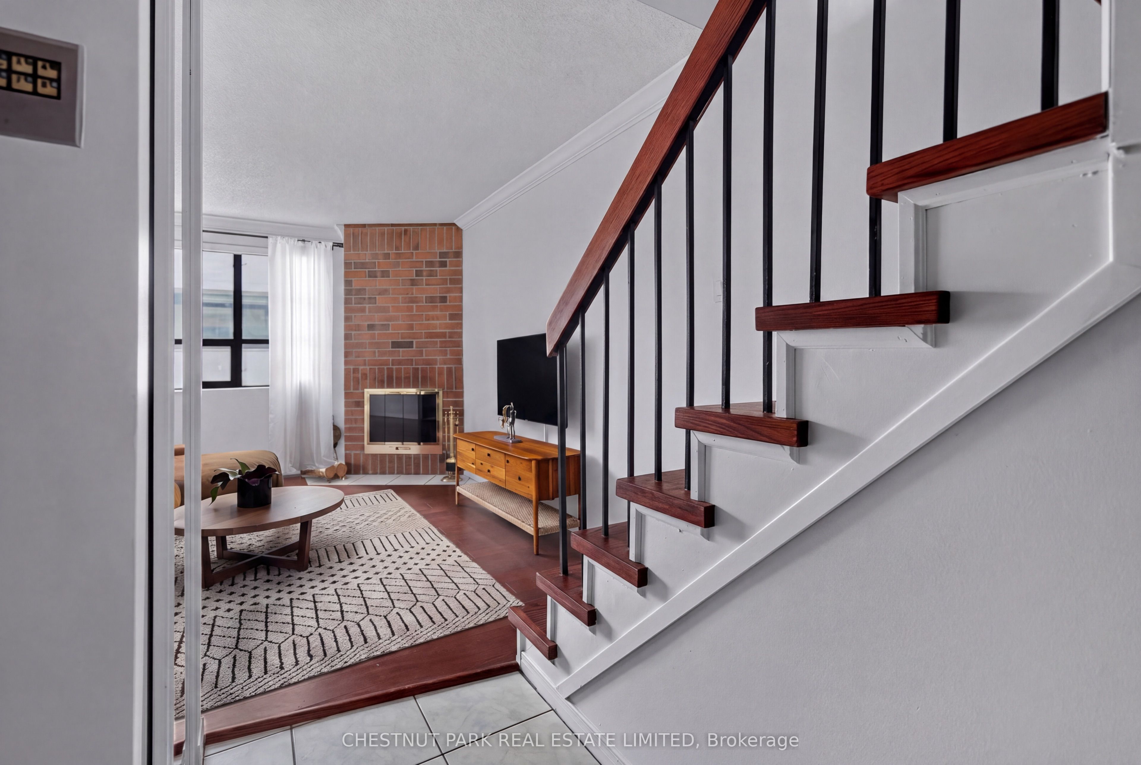 19 Dundonald Street 604