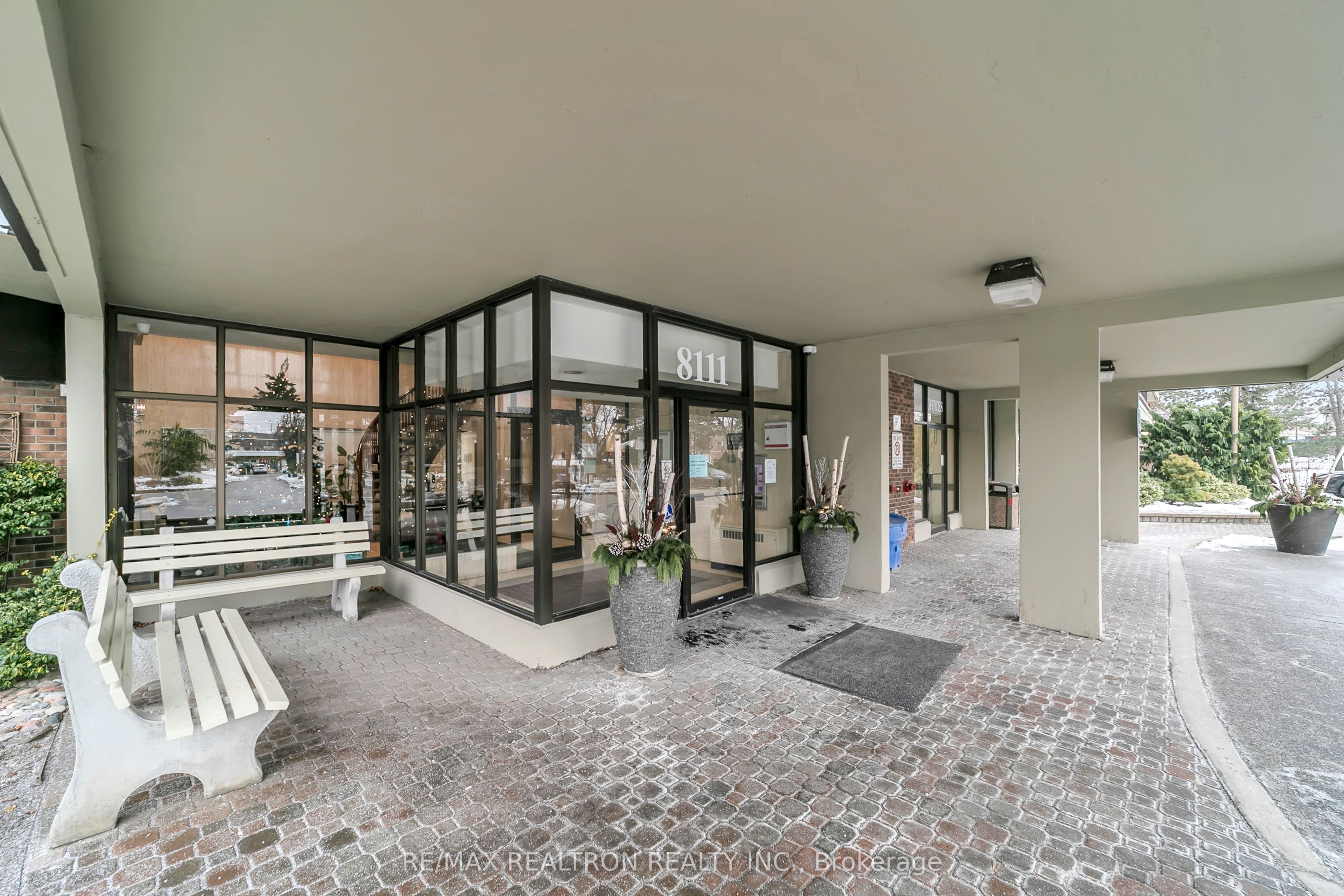 8111 Yonge Street 608