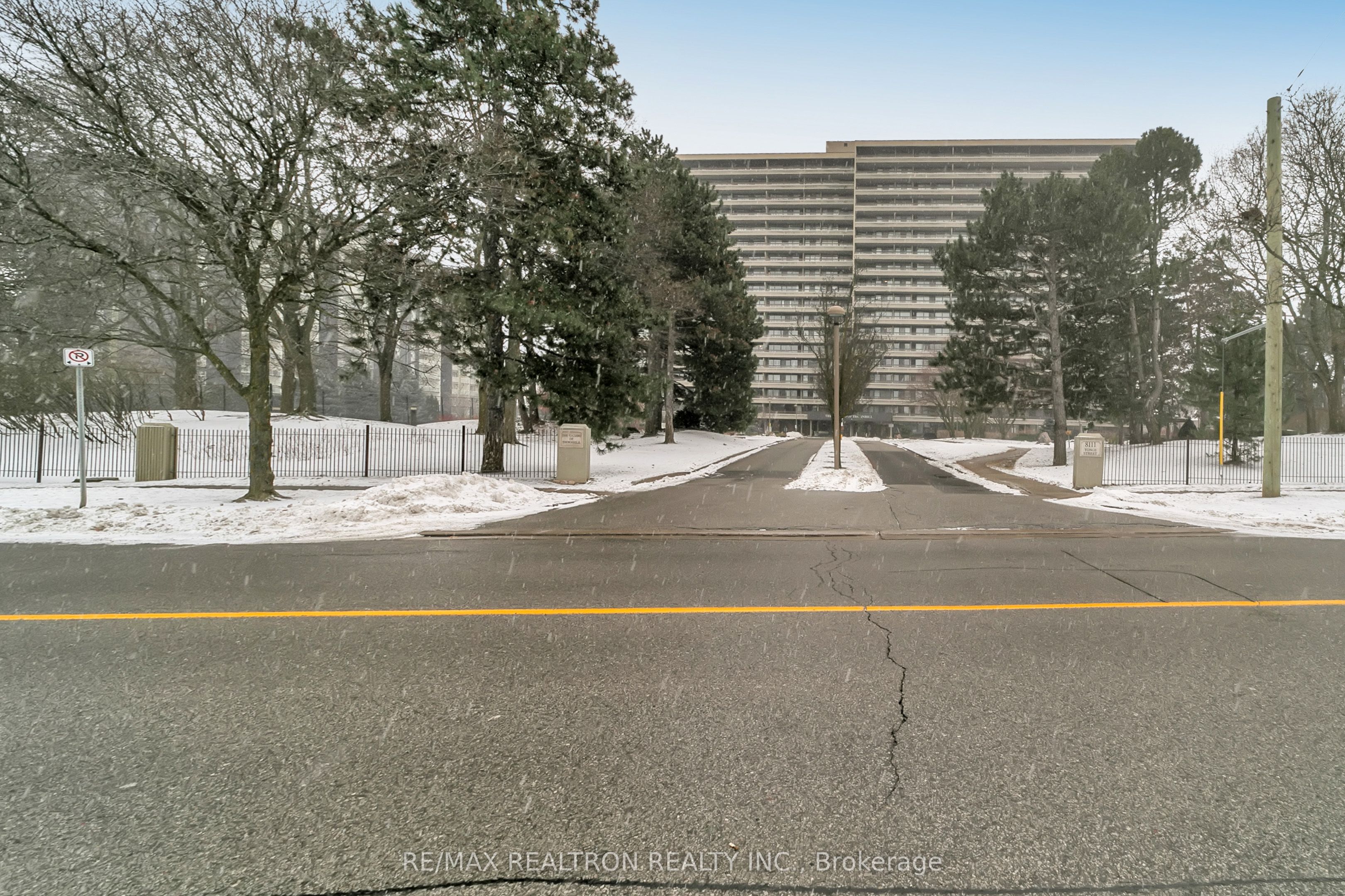 8111 Yonge Street 608