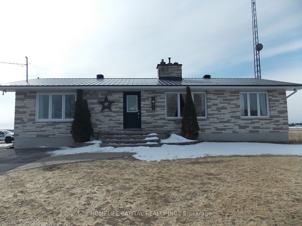 Photo of 1091 County Rd 15 Road, Alfred and Plantagenet, ON K0B 1A0 (MLS # X12932702)