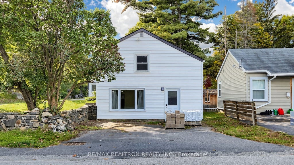 Photo of 31 Isabella Street, Parry Sound, ON P2A 1M2 (MLS # X14032198)