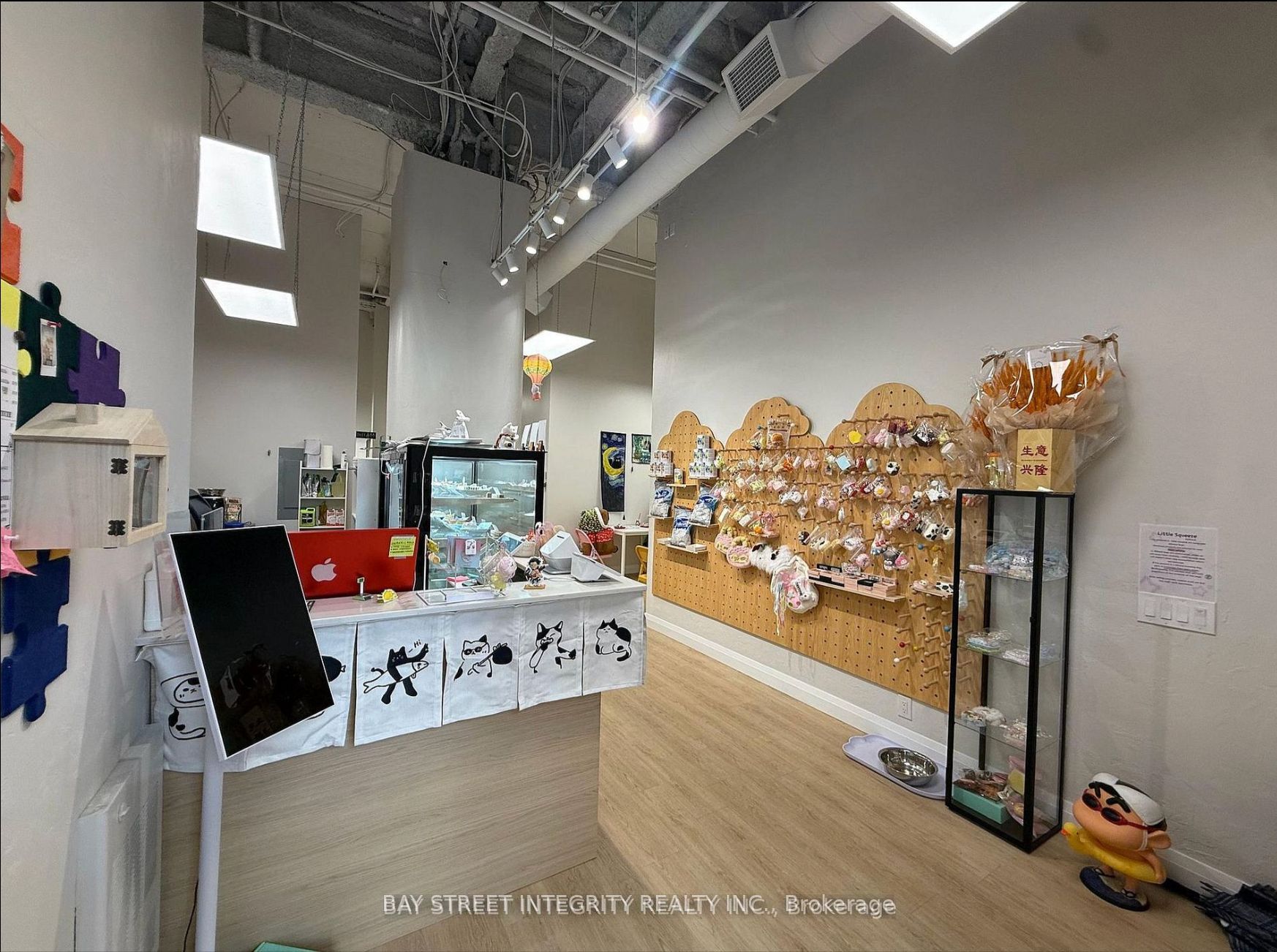 327 - 333 Queen Street W Ground