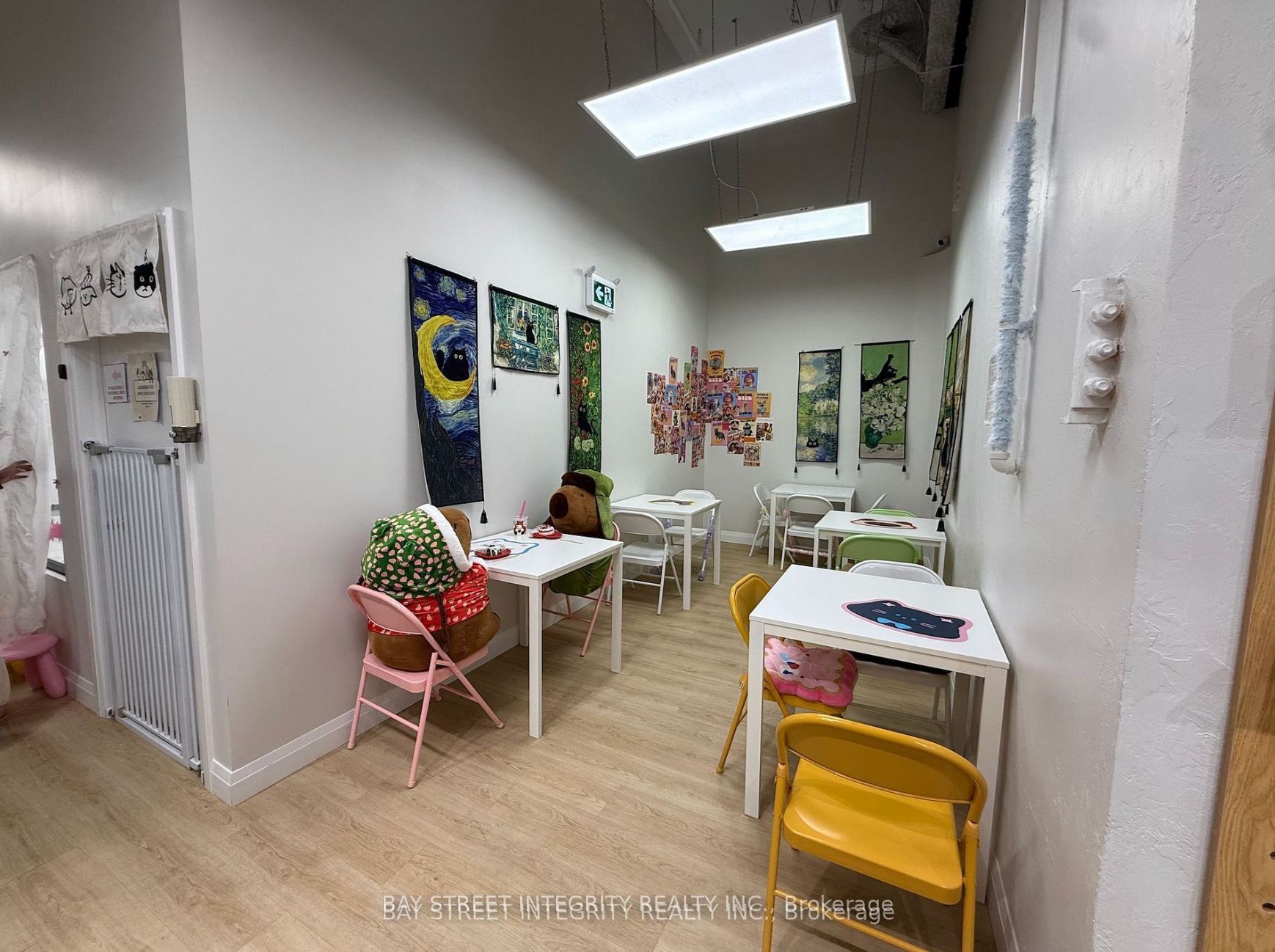 327 - 333 Queen Street W Ground