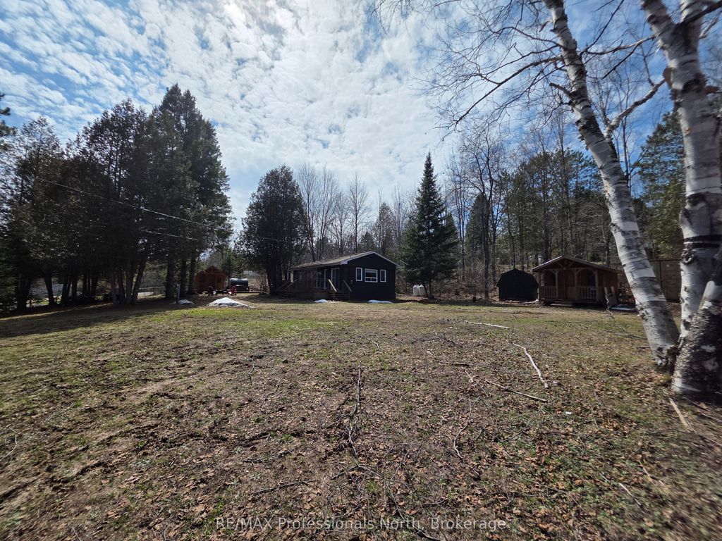 Photo of 1044 Shanahan Trail, Minden Hills, ON K0M 2K0 (MLS # X12812350)