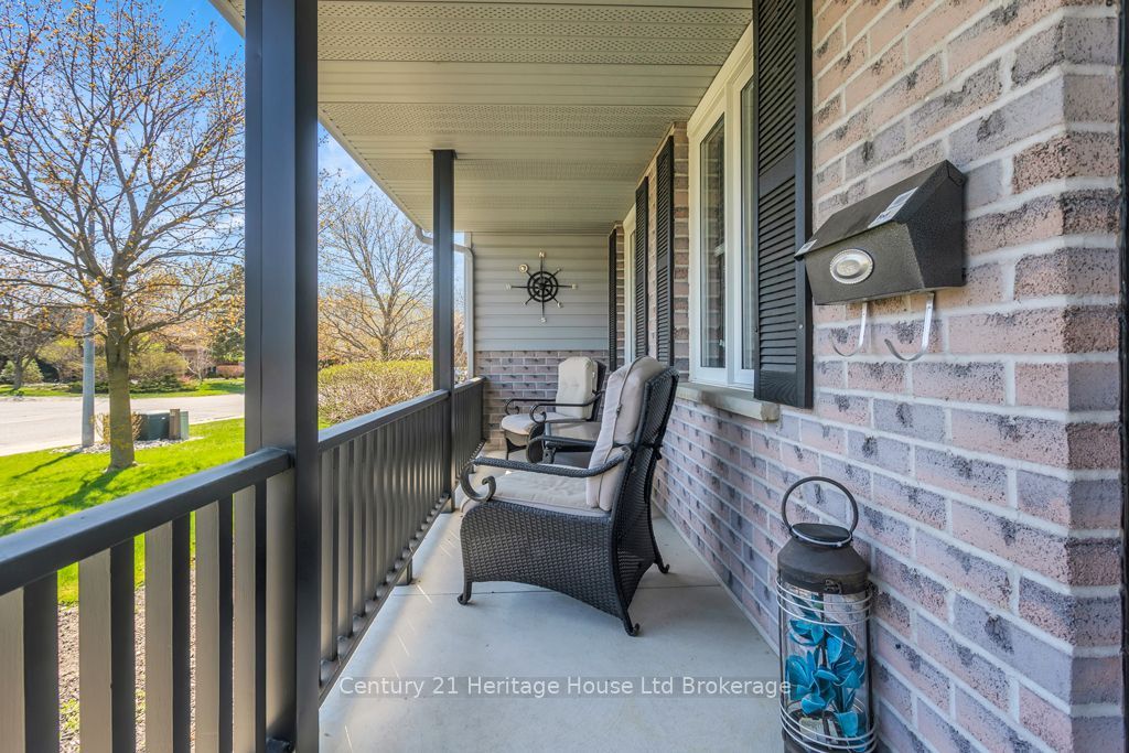 Photo of 93 Glendale Drive, Tillsonburg, ON N4G 1J9 (MLS # X13042386)