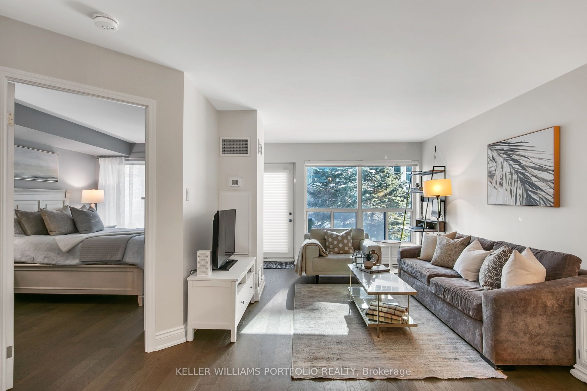 600 Queens Quay W 222