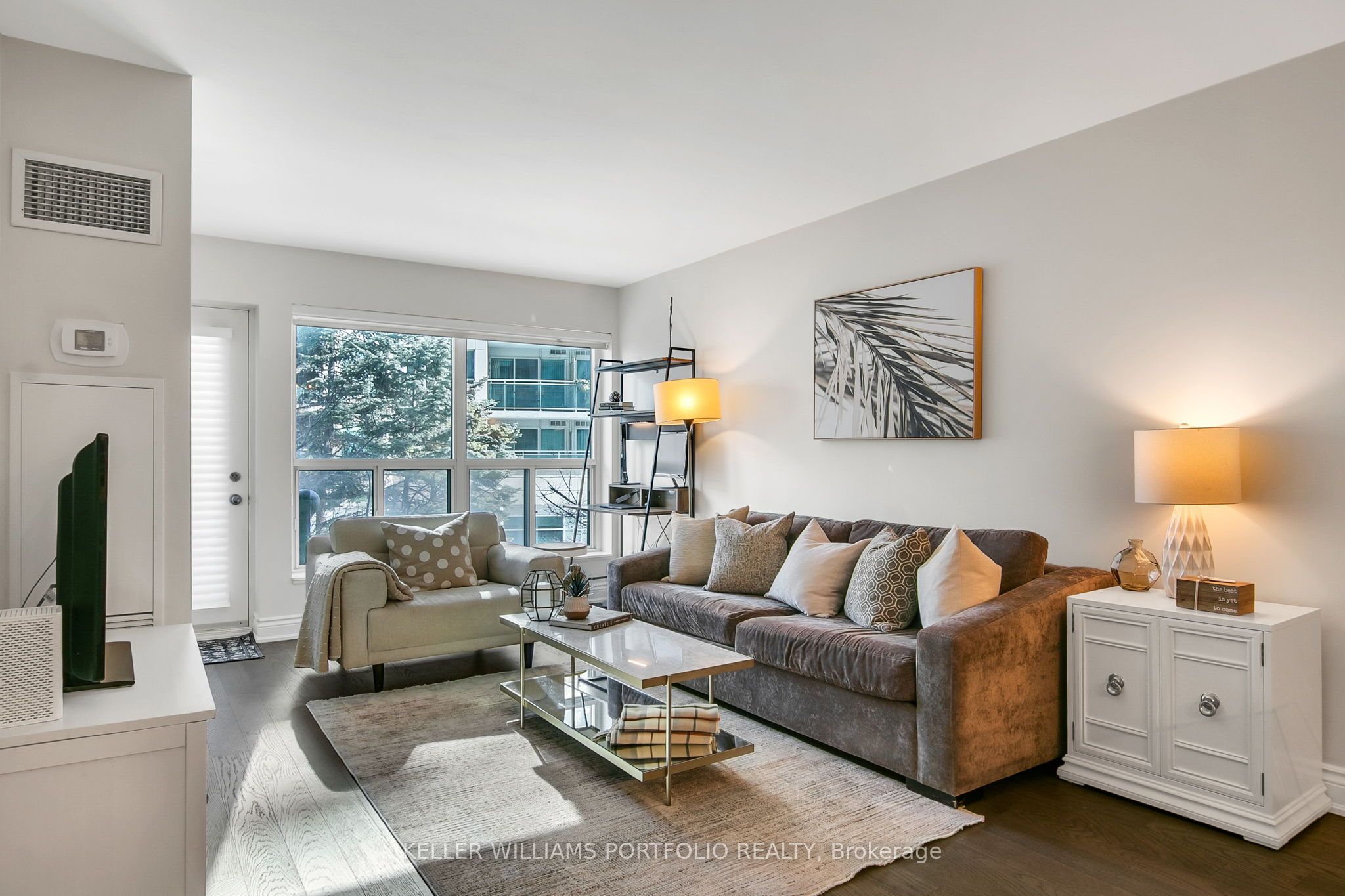 600 Queens Quay W 222