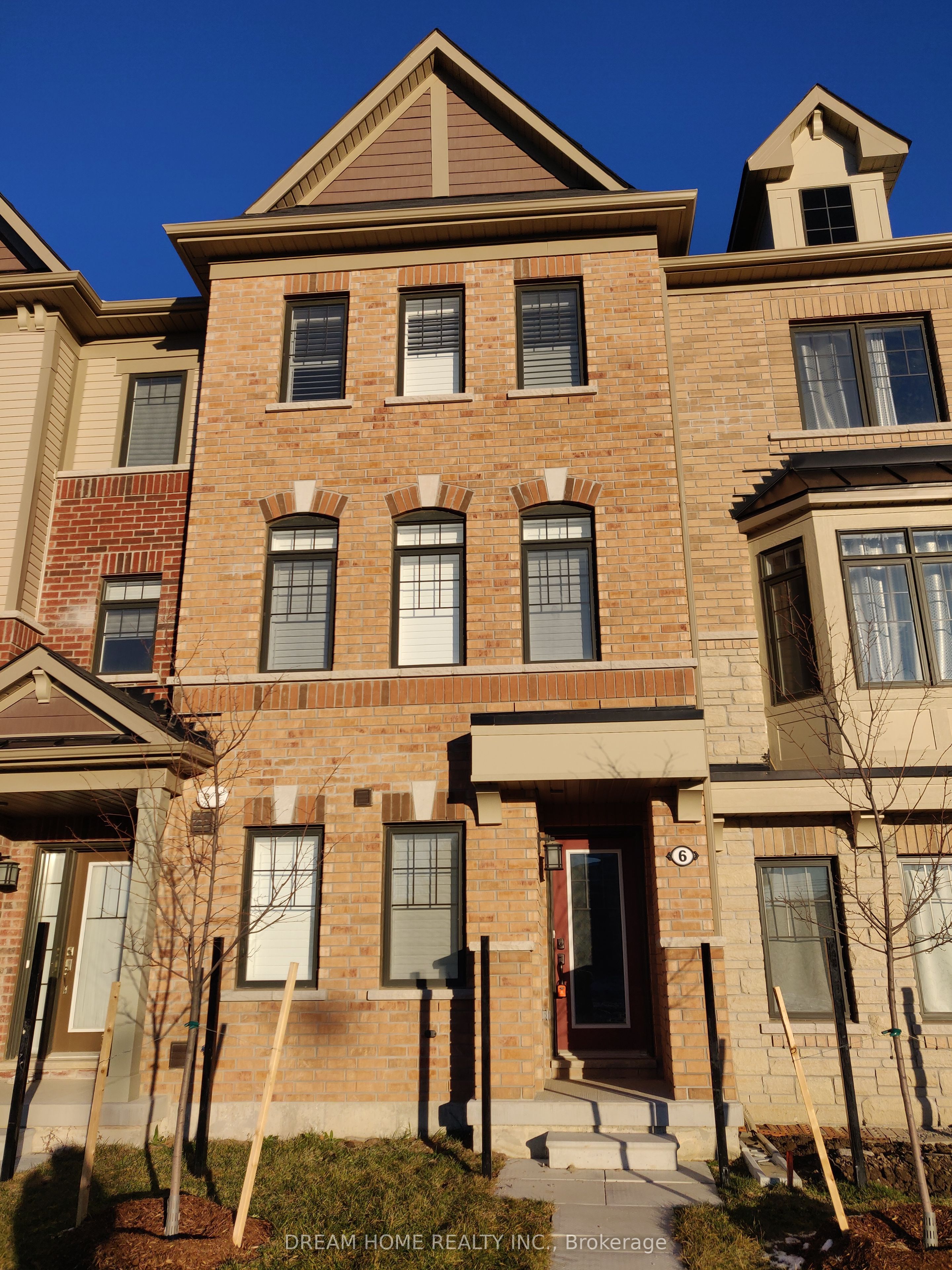 6 Cafaro Lane