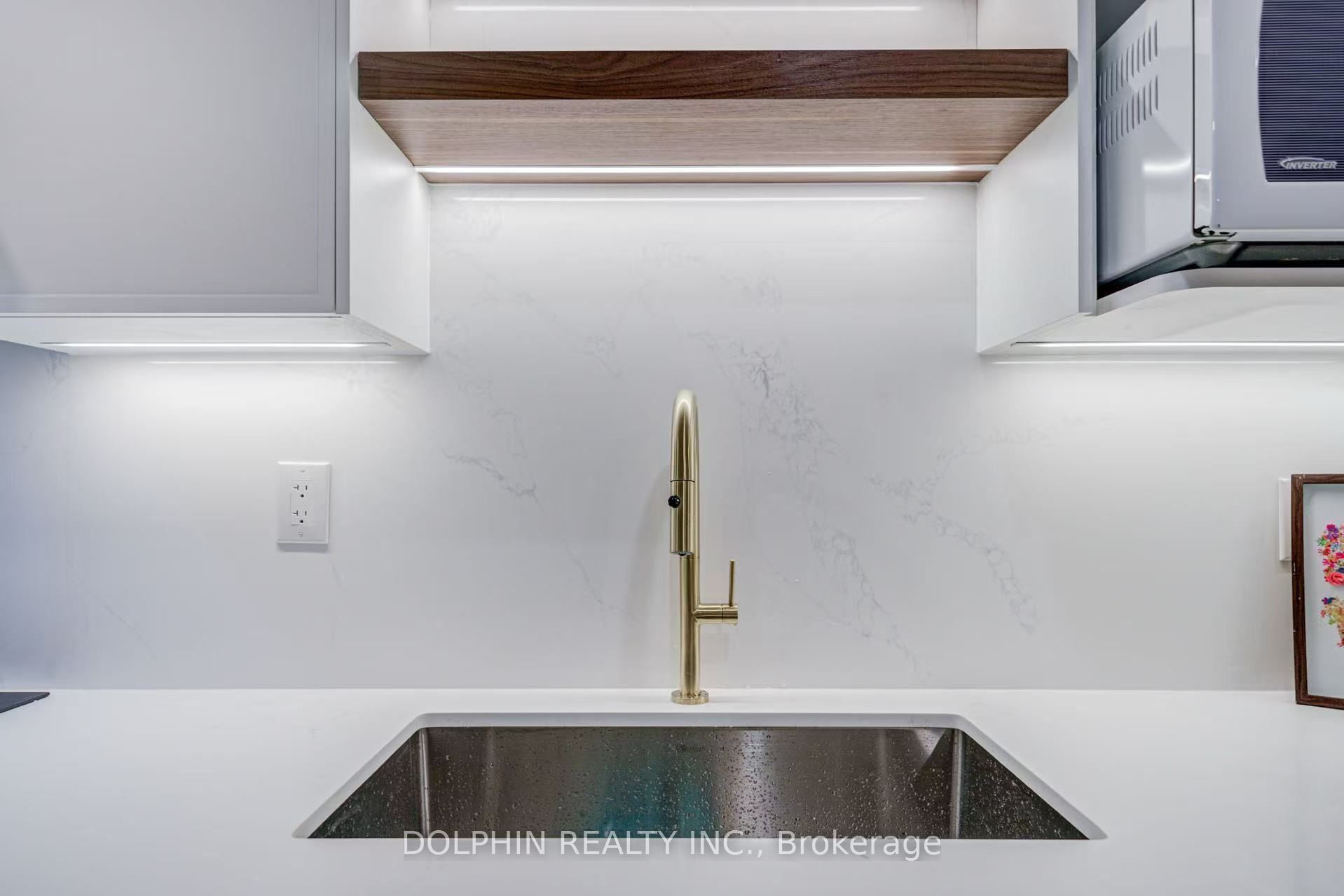 Bsmt 40 Braeside Square