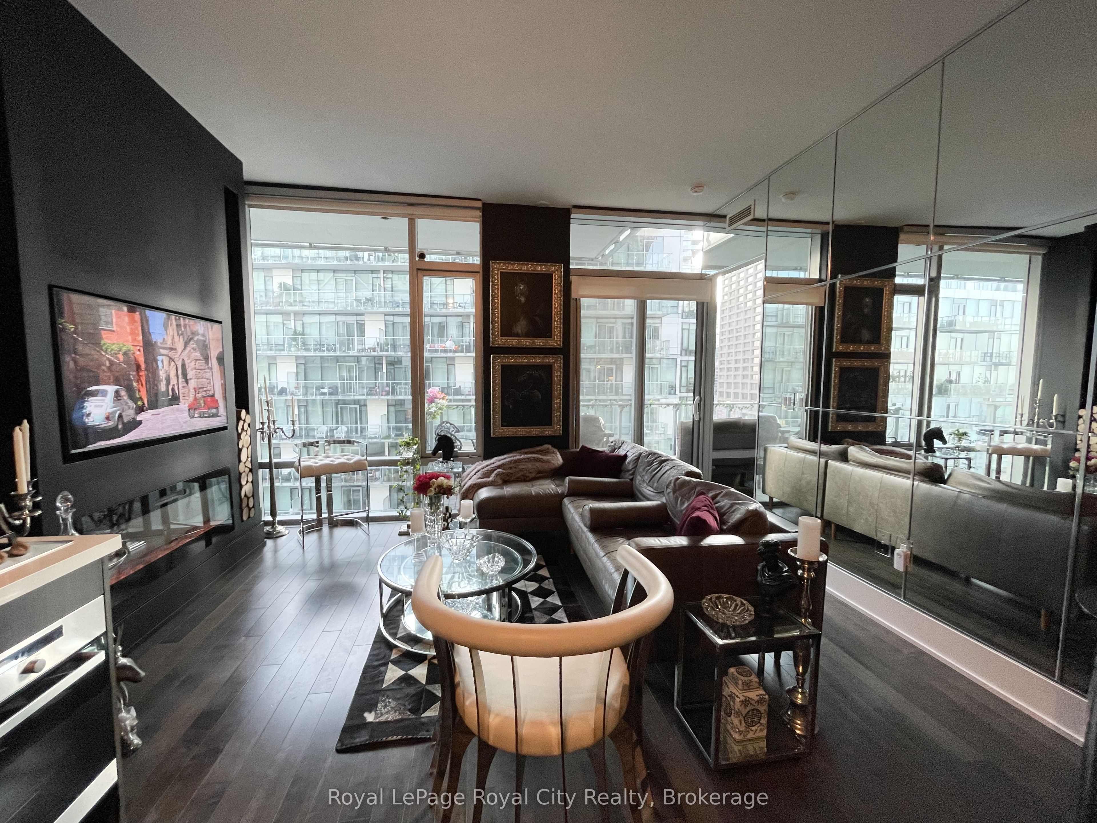 39 Queens Quay E 830