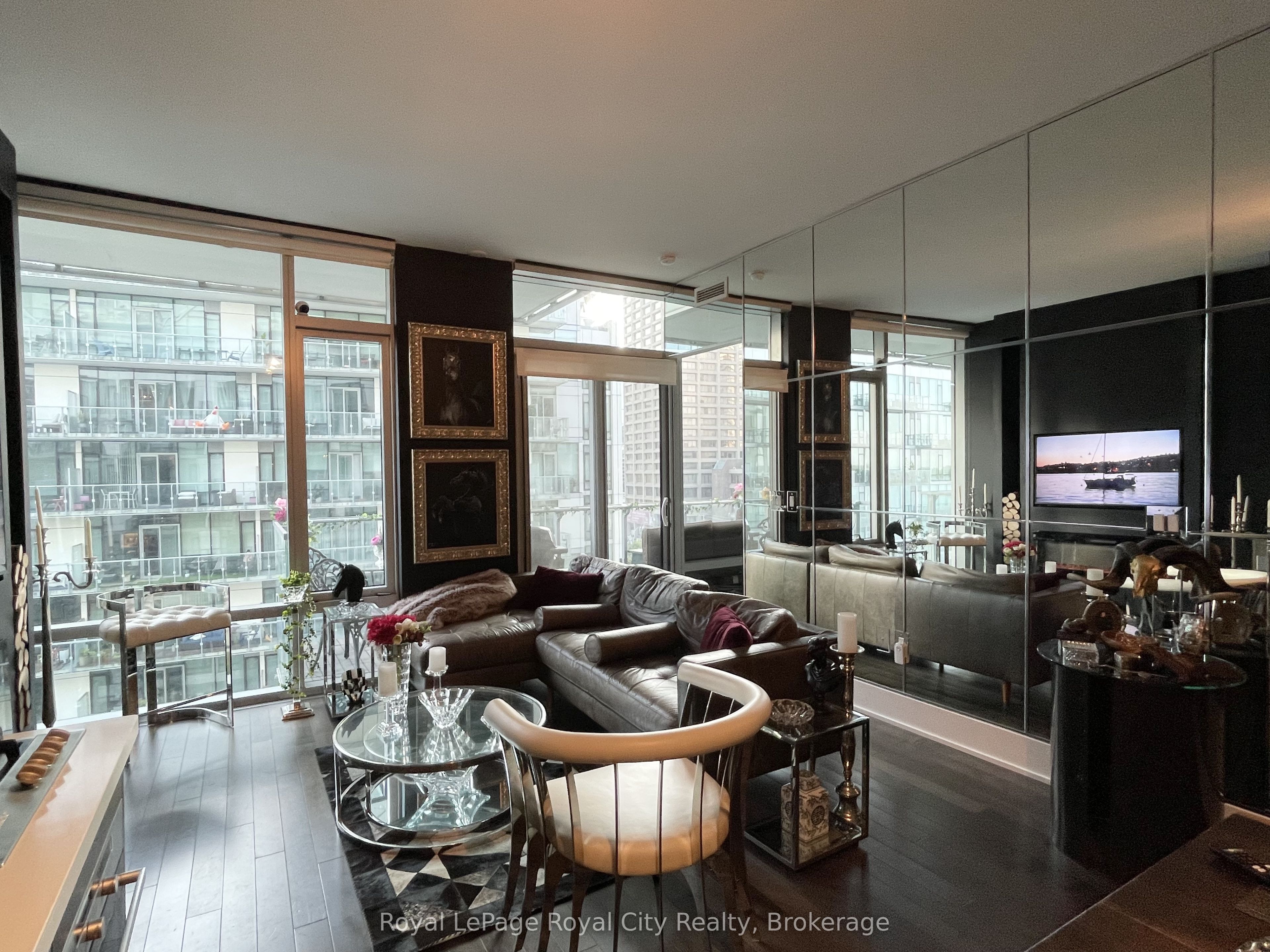 39 Queens Quay E 830