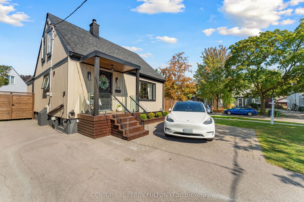 Photo of 34 Topham Road, Toronto, ON M4B 3K2 (MLS # E12403120)