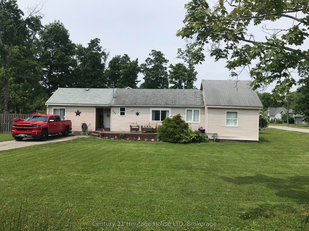 Photo of 223 Bernard Avenue, Fort Erie, ON L0S 1N0 (MLS # X12932156)