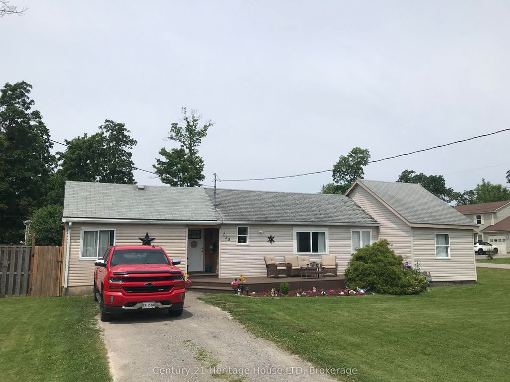 Photo of 223 Bernard Avenue, Fort Erie, ON L0S 1N0 (MLS # X12932156)