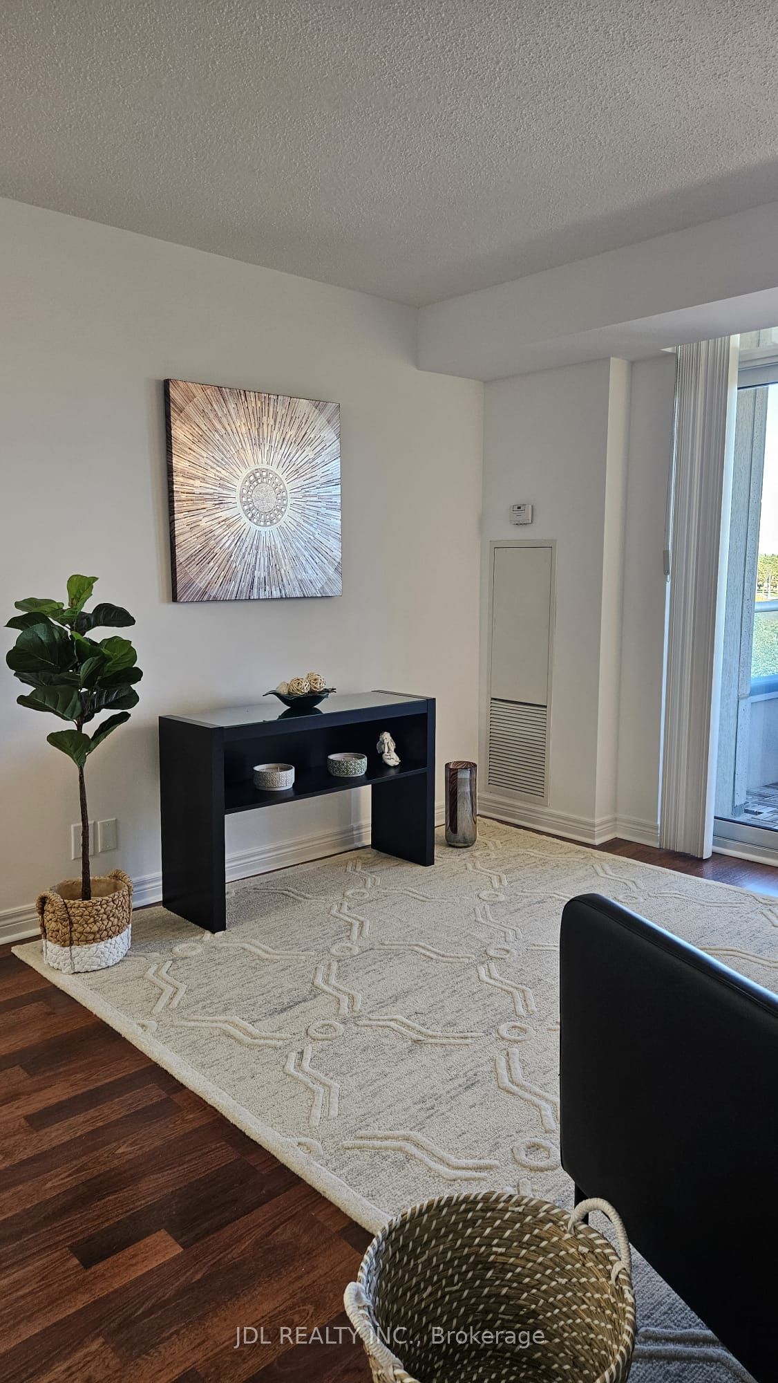 33 Cox Boulevard 718
