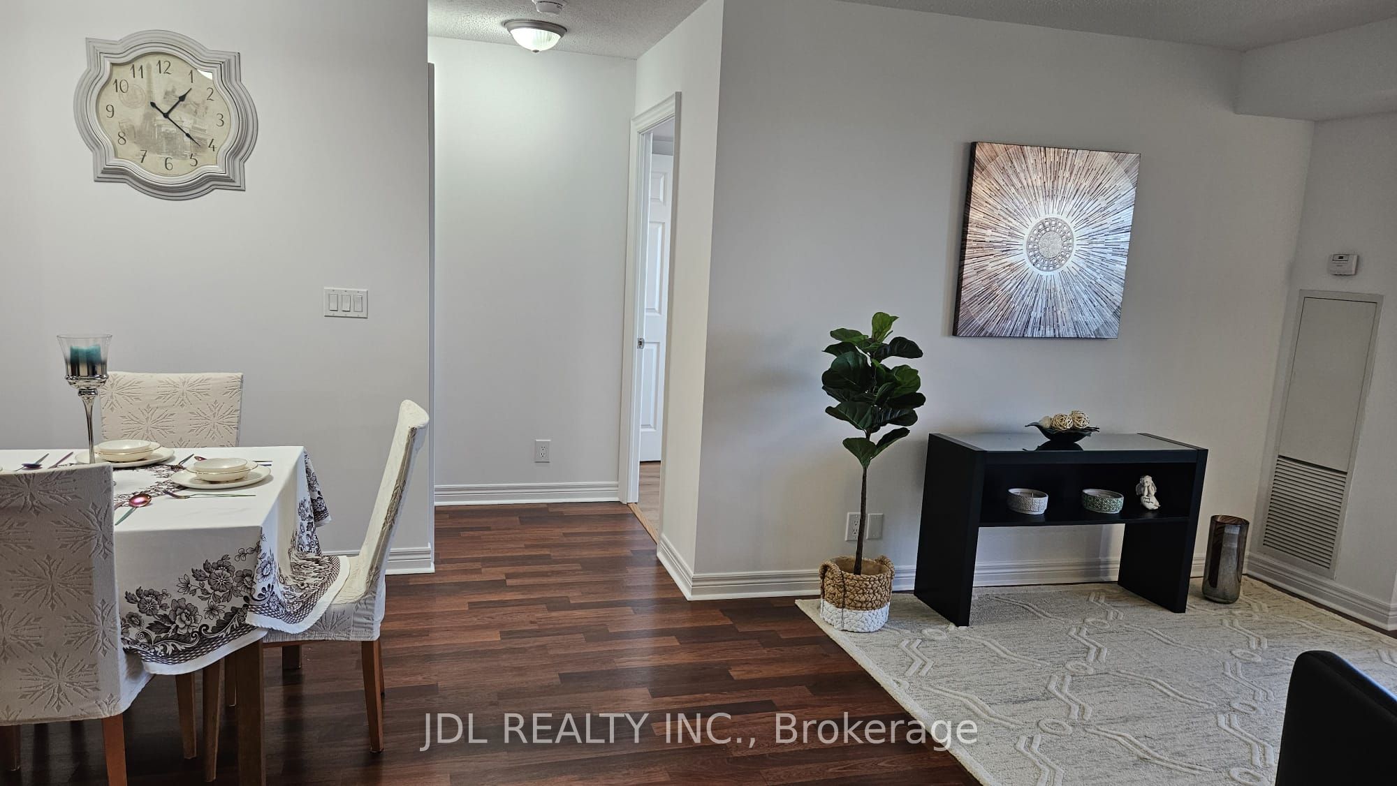 33 Cox Boulevard 718