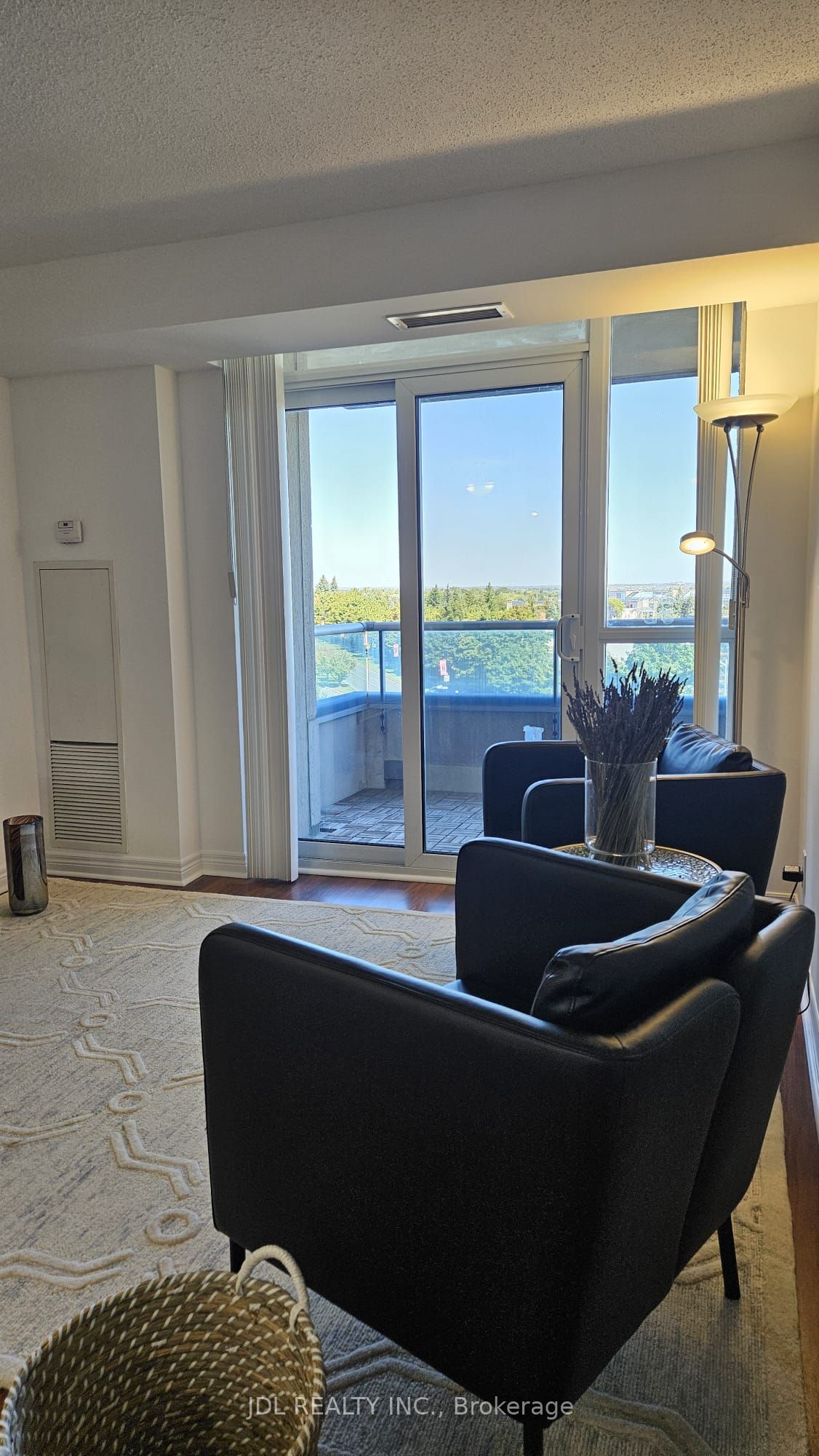 33 Cox Boulevard 718