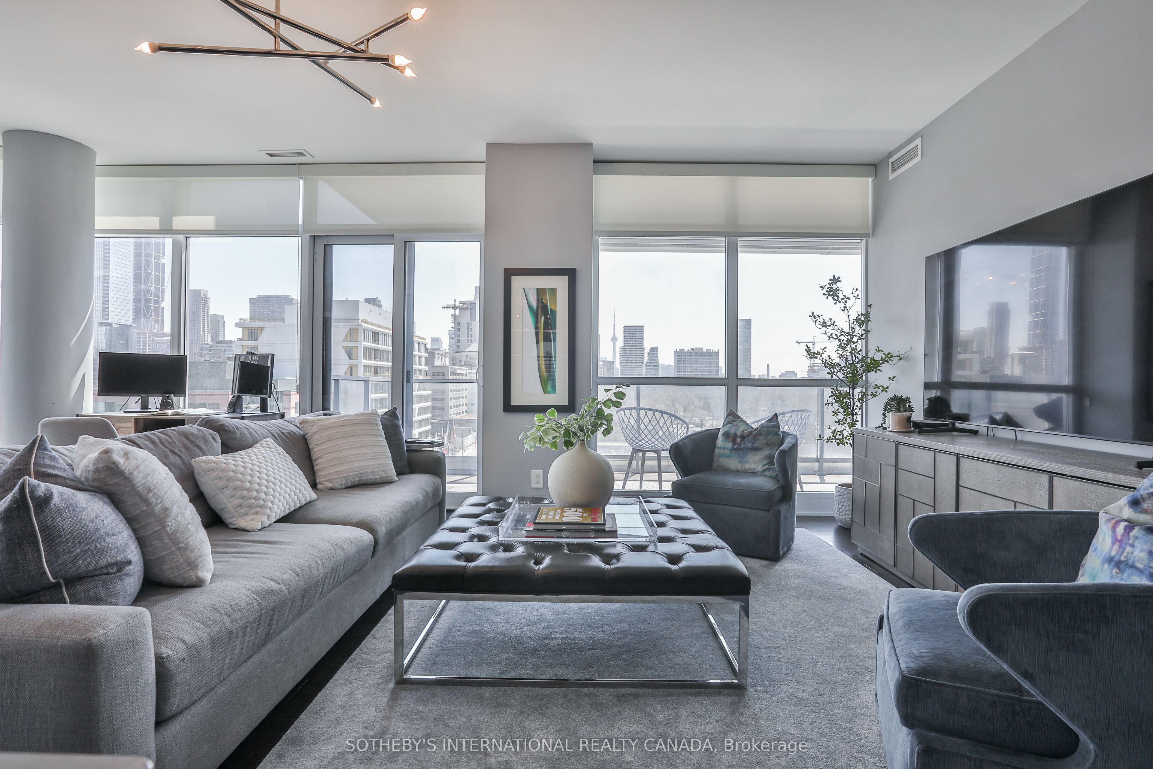 170 Avenue Road 811