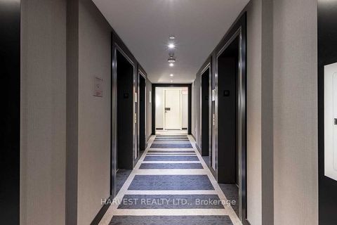 Photo of 30 Roehampton Avenue #1804, Toronto, ON M4P 0B9 (MLS # C12585732)