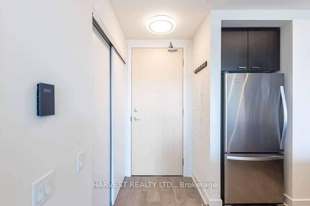 Photo of 30 Roehampton Avenue #1804, Toronto, ON M4P 0B9 (MLS # C12585732)