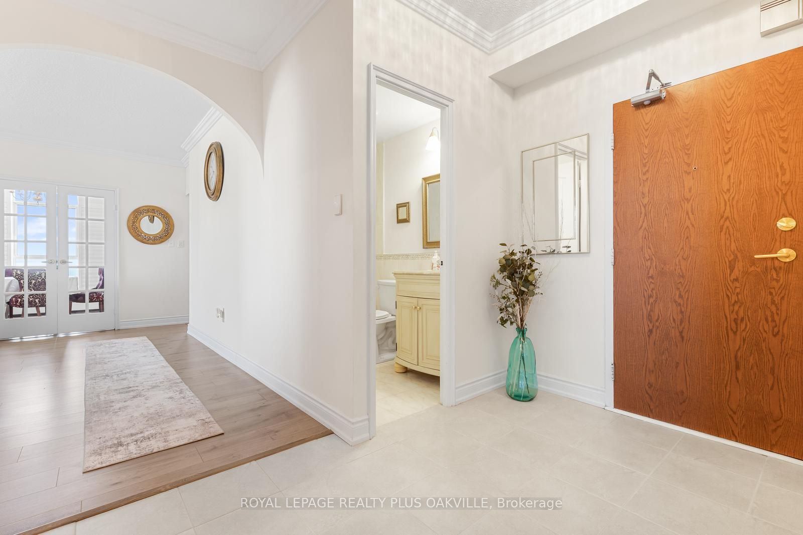 5250 Lakeshore Road 1006