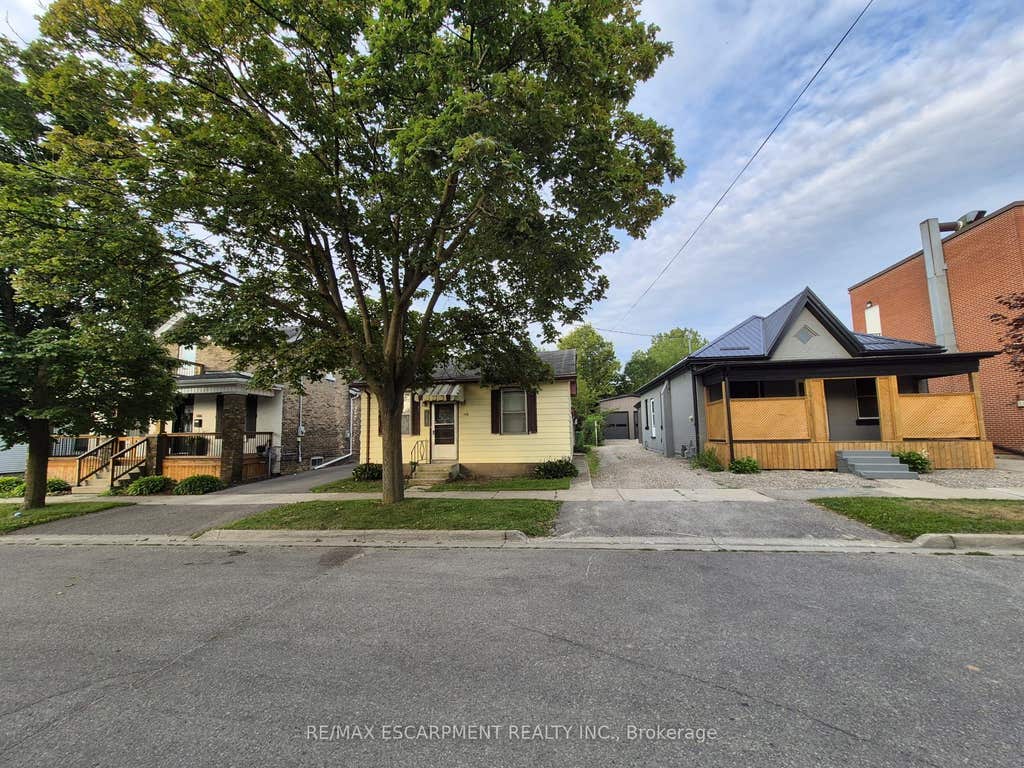 Photo of 148 Pearl Street, Brantford, ON N3T 3P4 (MLS # X13645298)
