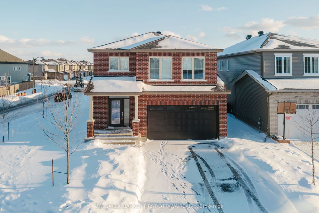 Photo of 896 Sendero Way, Stittsville - Munster - Richmond, ON K2S 2W8 (MLS # X12728092)