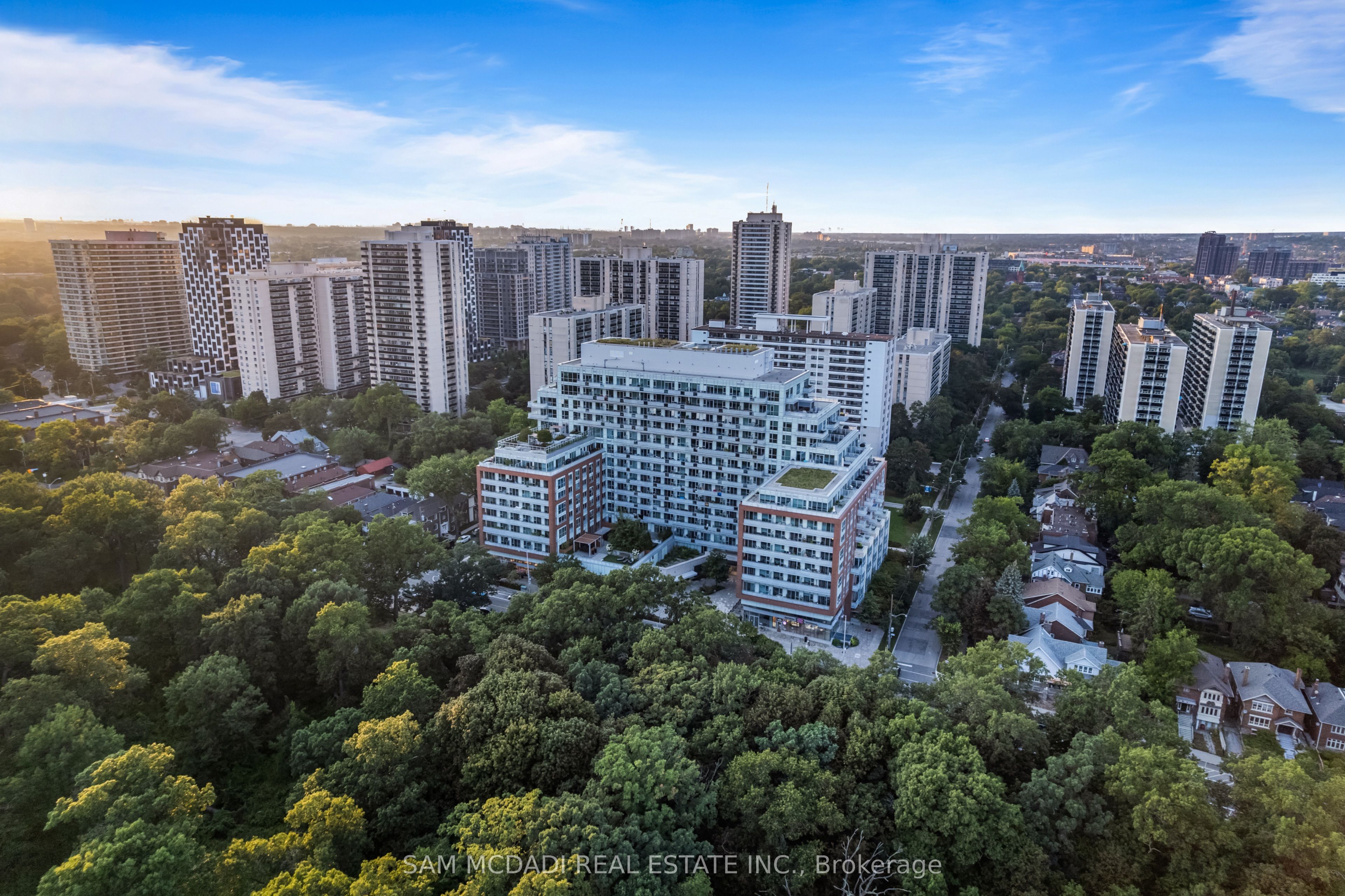 1830 Bloor Street W 817