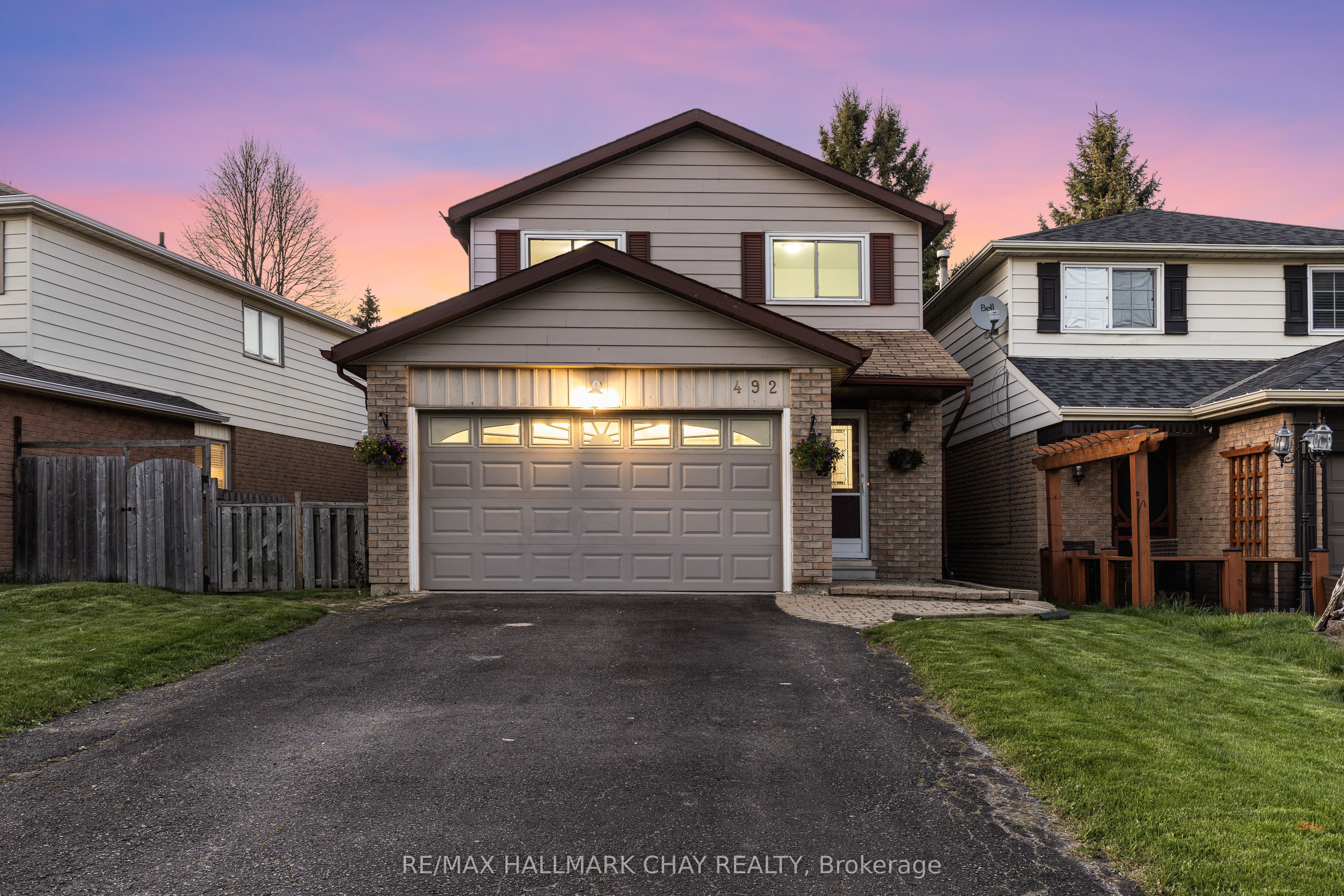 Photo 1 of 27 — 492 Britannia Avenue, Bradford West Gwillimbury, ON L3Z 1A7