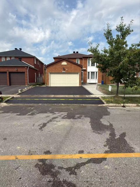 172 Highglen Avenue E Markham ON L3S 1X4