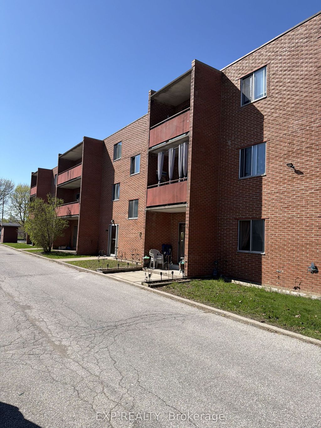 Photo of 187 Lisgar Ave Avenue #204, Tillsonburg, ON N4G 3L5 (MLS # X13043918)