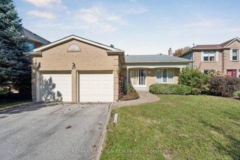 3 beds bed, 2 baths bath property at 87 Peevers Crescent, Newmarket, ON L3y 7t2