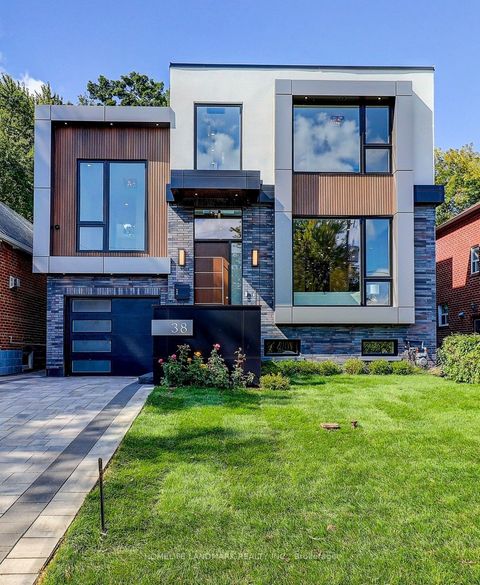 38 Norlong Boulevard Toronto ON M4C 3W7
