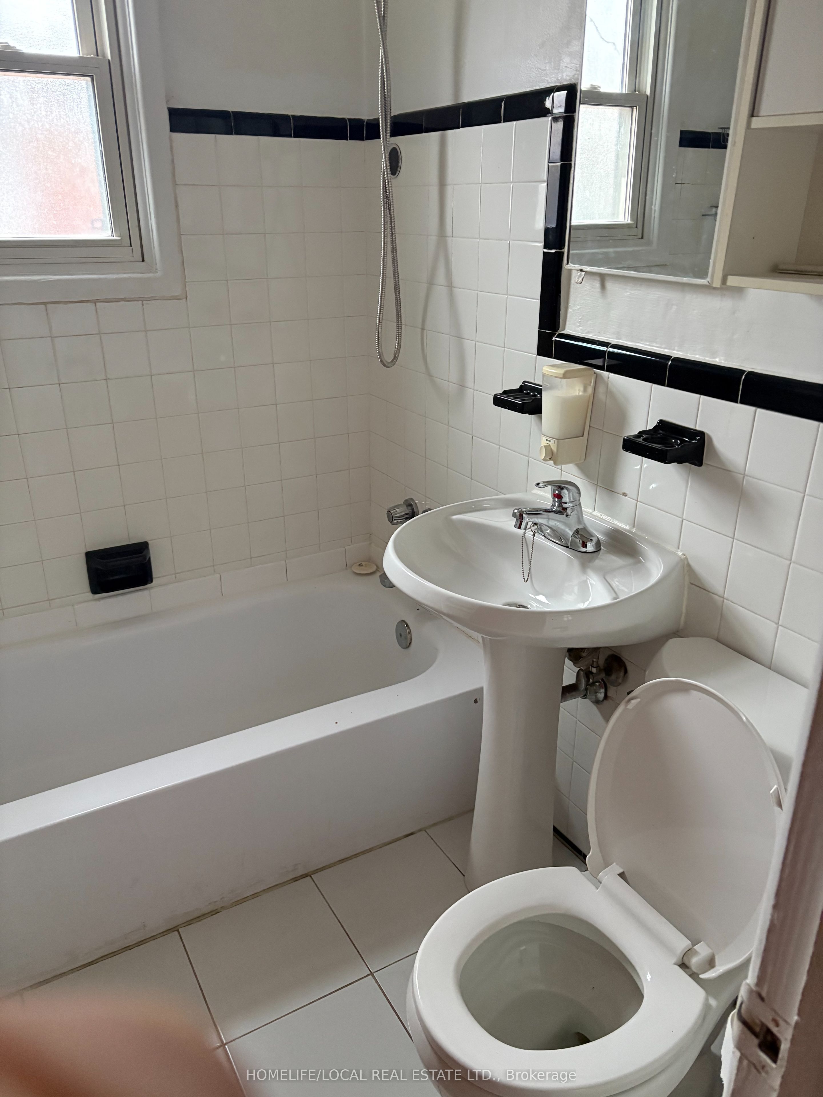 85 Keele Street 2nd Floor