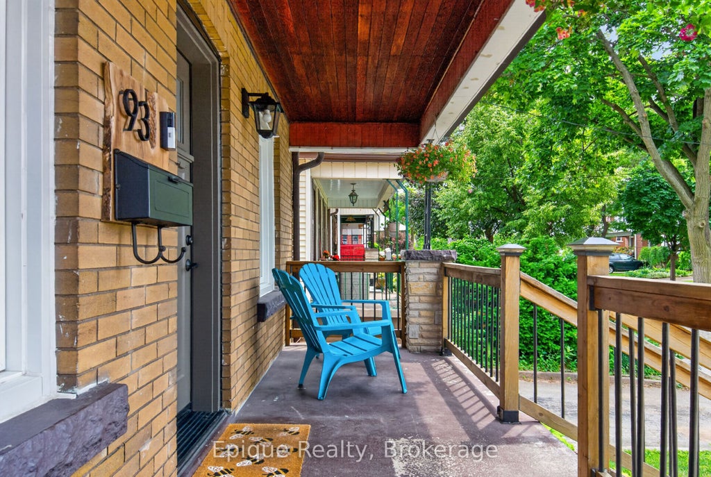 Photo of 93 Graham Avenue S, Hamilton, ON L8K 2M2 (MLS # X13870086)
